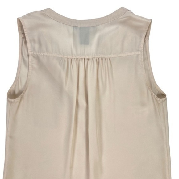 H&M Top Womens Size 4 Cream Sleeveless V-neck Popover Buttons Summer Blouse - Picture 9 of 11